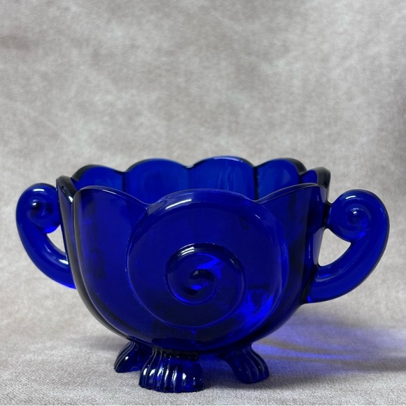 Cobalt Cambridge Glass Sea Shell Sugar Bowl Summit Reproduction - Picture 2 of 7